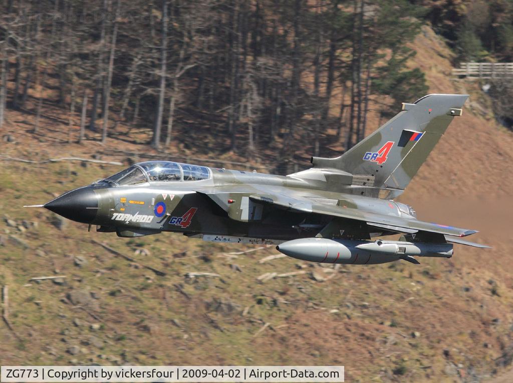 ZG773, 1992 Panavia Tornado GR.4 C/N 902/BS186/3445, BAE Warton Trials Flight Tornado GR4 (c/n BS186). Taken over Thirlmere, Cumbria.