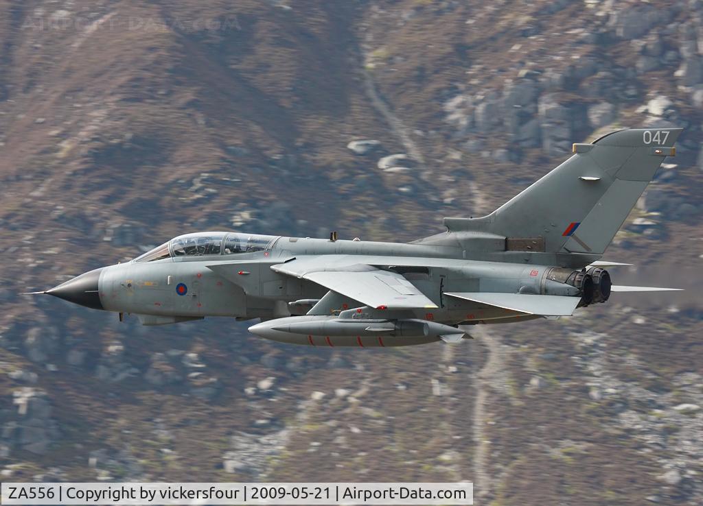 ZA556, 1981 Panavia Tornado GR.4 C/N 075/BS020/3040, Royal Air Force Tornado GR4 (c/n BS020) operated by the Marham Wing, coded '047'. Taken in the A5 Pass, North Wales.
