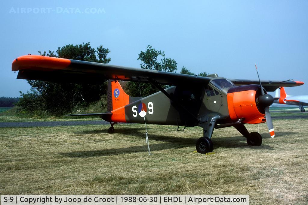 S-9, 1955 De Havilland Canada U-6A Beaver C/N 965/1623, During the 75th anniversary airshow of the RNlAF many museum aircraft were put on the static. This Beaver had not yet been airworthy again, so it a static one. In the background is a unique Fokker S-14 trainer.