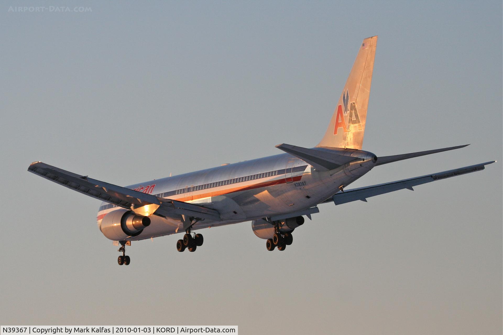 N39367, 1991 Boeing 767-323 C/N 25194, American Airlines Boeing 767-323, AAL83, arriving KORD RWY 28 from EDDF (Frankfurt).