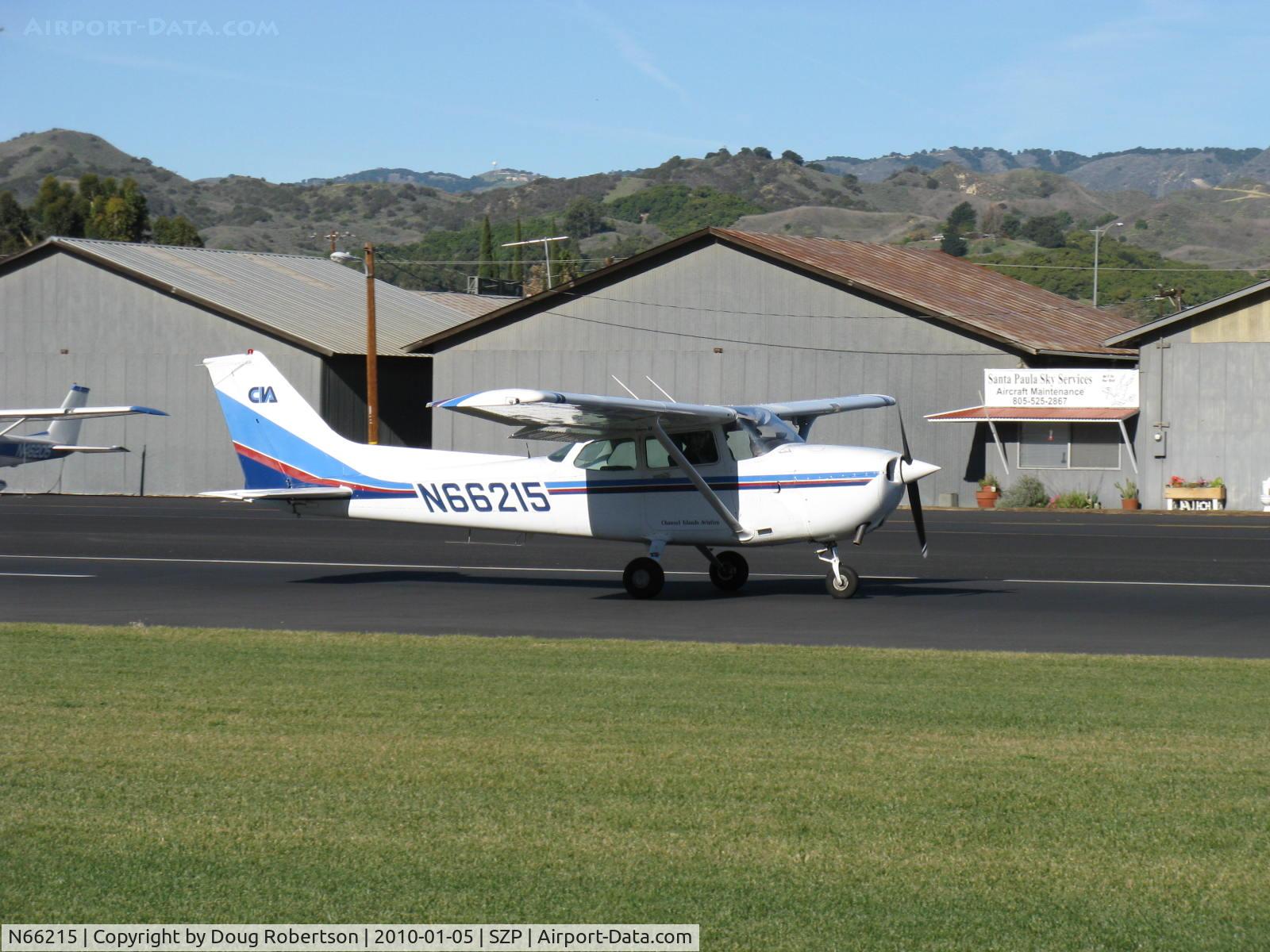 N66215, 1983 Cessna 172P C/N 17275982, 1983 Cessna 172P, Lycoming O-320-D2J 160 Hp, landing roll Rwy 04