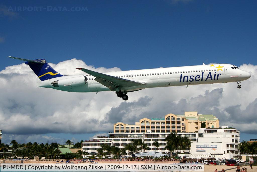 PJ-MDD, 1990 McDonnell Douglas MD-82 (DC-9-82) C/N 49972, visitor