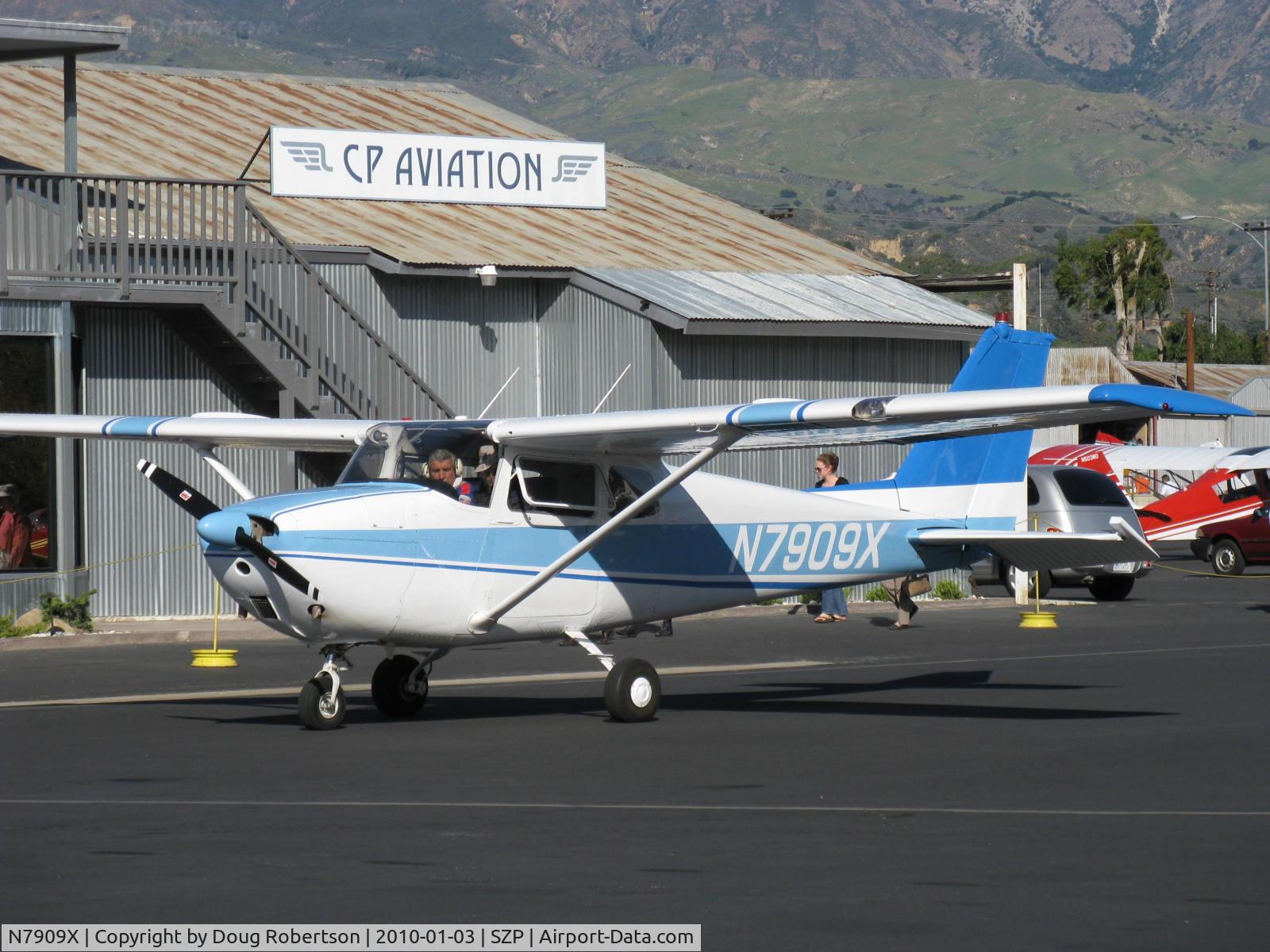 N7909X, 1961 Cessna 172B C/N 17248409, 1961 CEssna 172B, Continental O-300 145 Hp, taxi