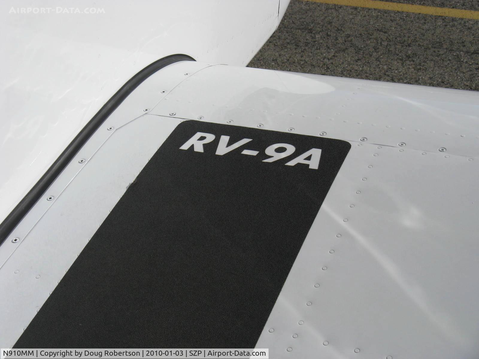 N910MM, 2004 Vans RV-9A C/N 90617, 2004 King VAN's RV-9A, Lycoming O-320, logo on wing walk non-skid