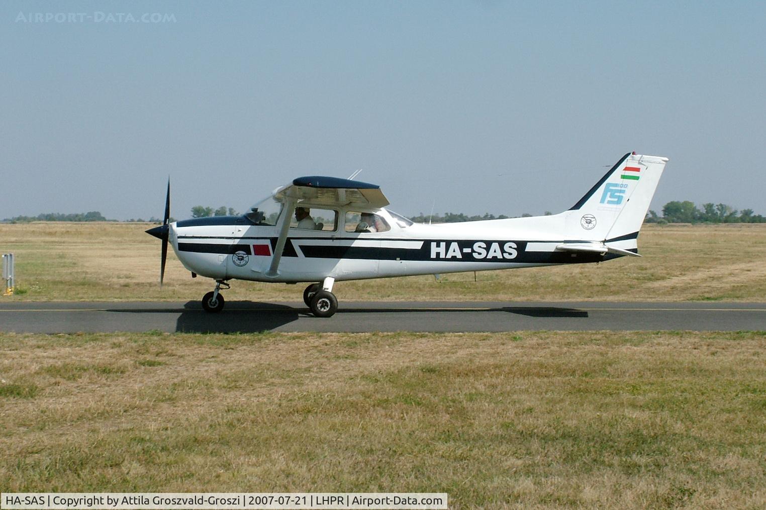 HA-SAS, 1978 Cessna 172N C/N 17270622, Pér Airport -Hungary