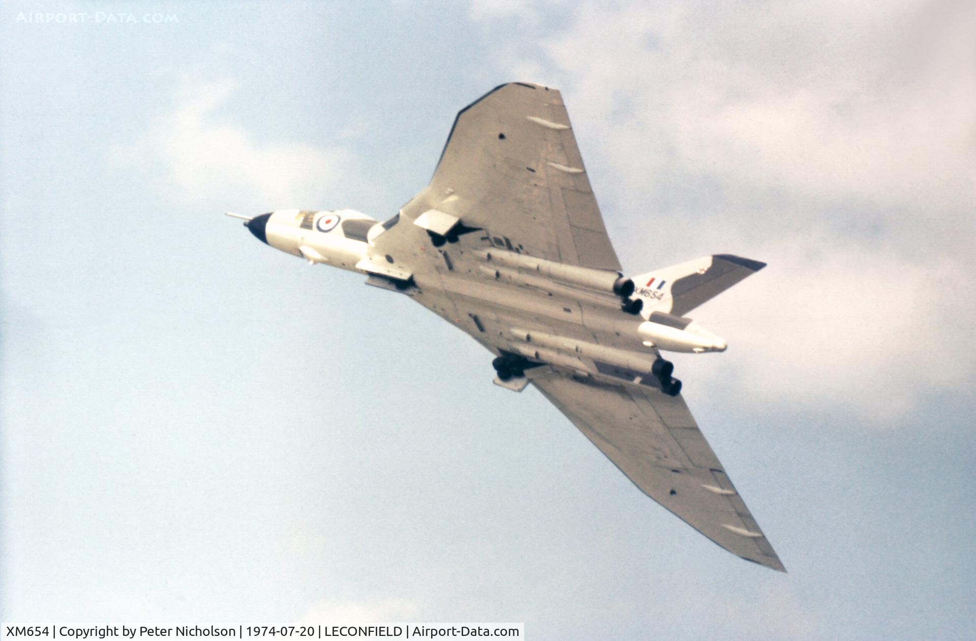 XM654, 1964 Avro Vulcan B.2 C/N Set 86, Vulcan B.2 of the Waddington Wing climbing out at the 1974 RAF Leconfield Airshow.
