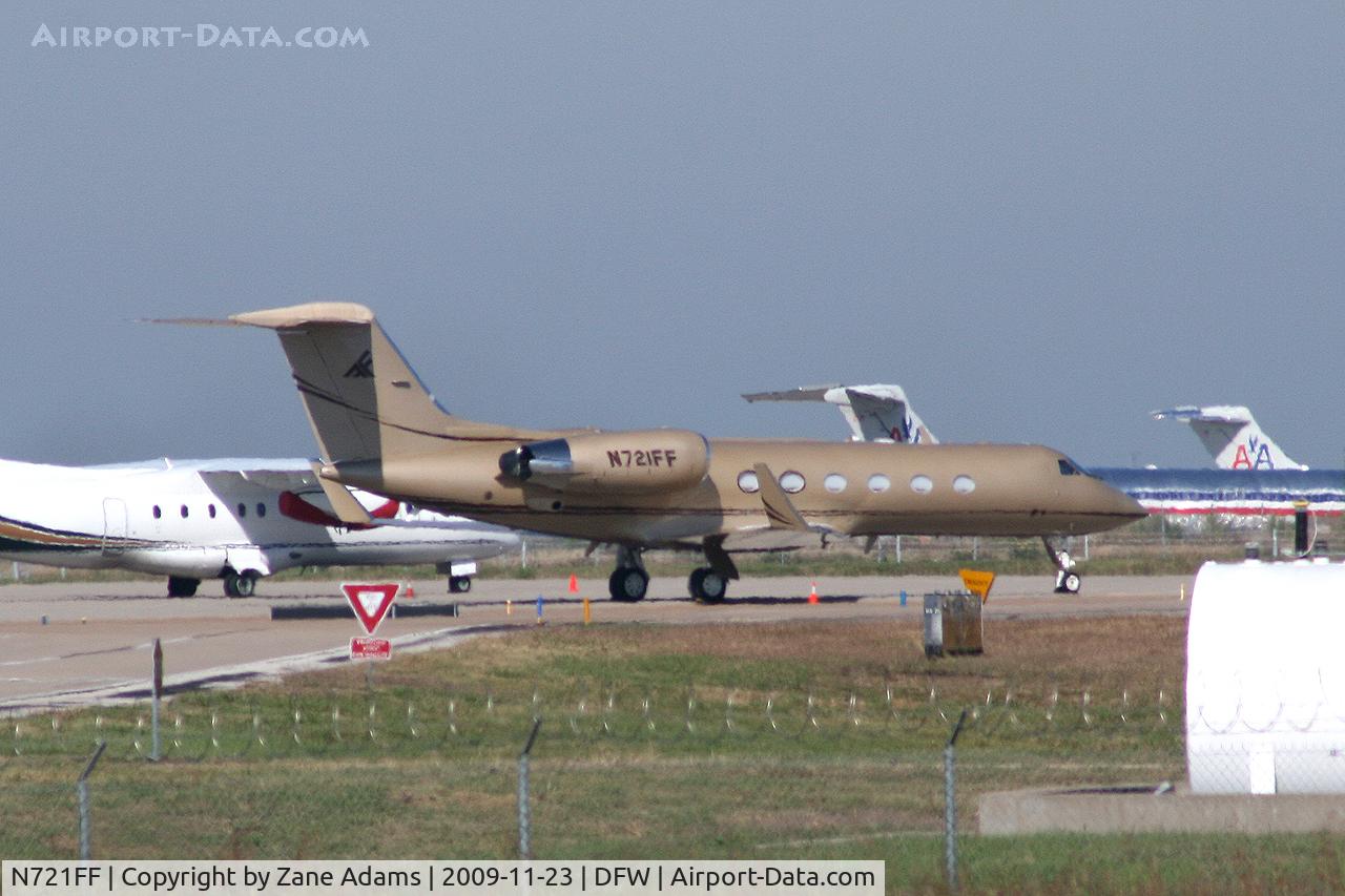N721FF, 2002 Gulfstream Aerospace G-IV C/N 1484, At DFW - General Aviation Ramp
