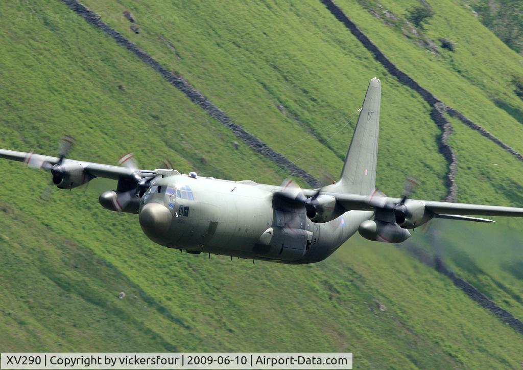 XV290, 1967 Lockheed C-130K Hercules C.3 C/N 382-4254, Royal Air Force. Taken at Dunmail Raise, Cumbria.