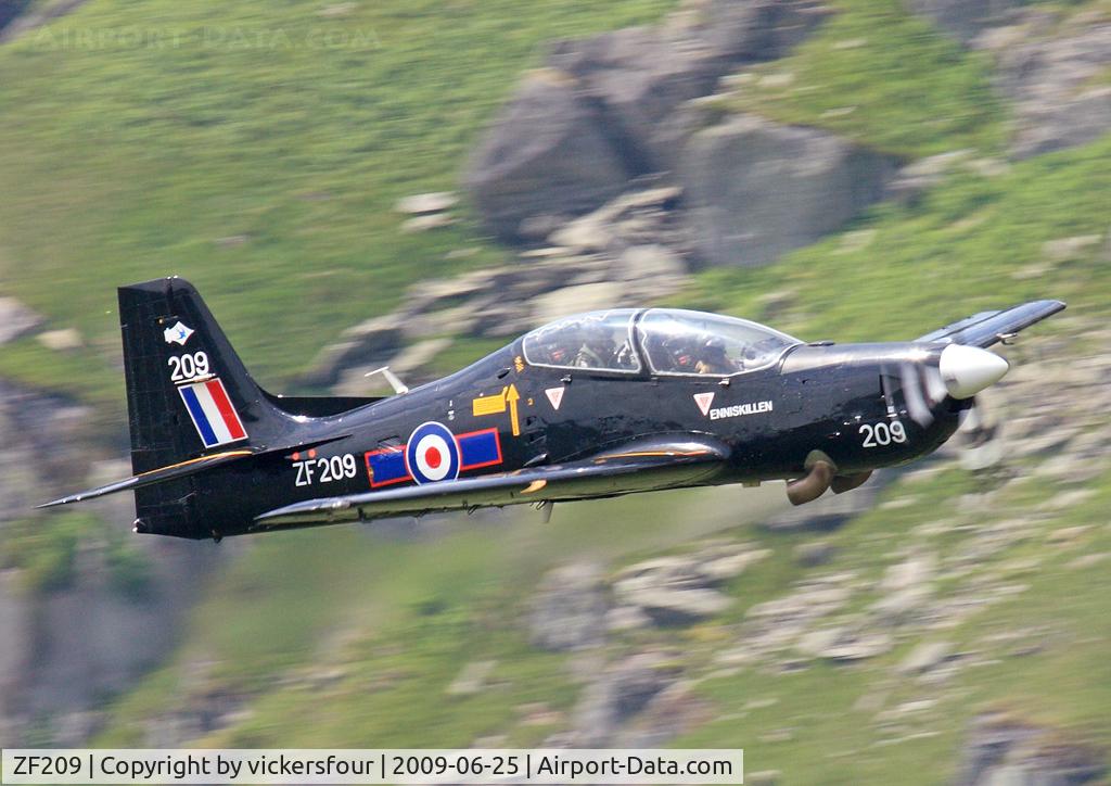 ZF209, 1989 Short S-312 Tucano T1 C/N S035/T34, Royal Air Force. Operated by 72 (R) Squadron named 'Enniskillin'. Taken in Kirkstone Pass, Cumbria.
