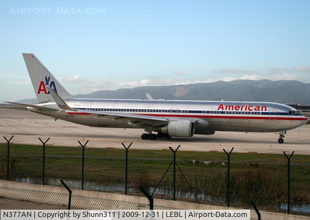 N377AN, 1992 Boeing 767-323 C/N 25446, Lining up rwy 25R for departure... fitted with winglets...
