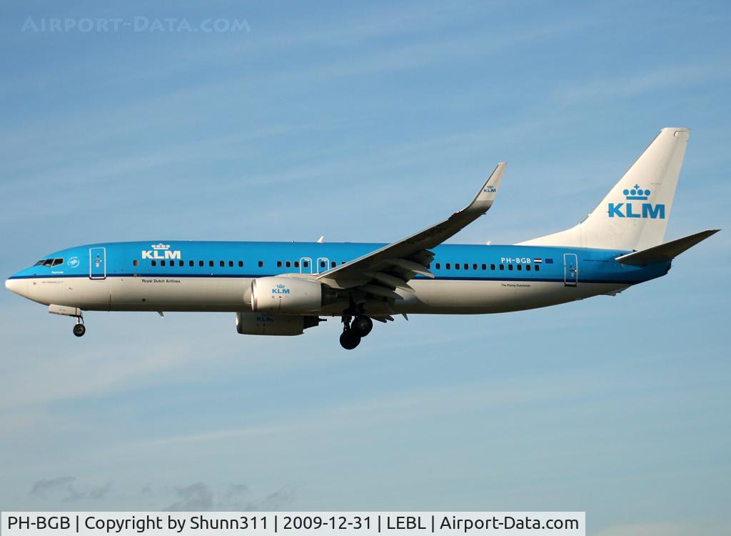 PH-BGB, 2008 Boeing 737-8K2 C/N 37594, Landing rwy 25R
