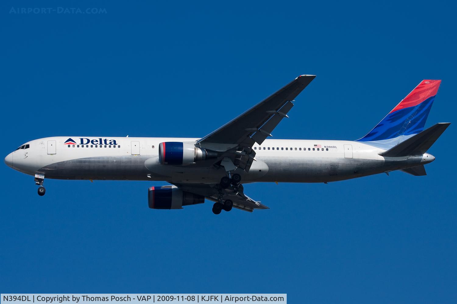 N394DL, 1995 Boeing 767-324/ER C/N 27394, Delta Airlines