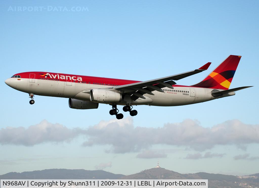 N968AV, 2009 Airbus A330-243 C/N 1009, Landing rwy 25R
