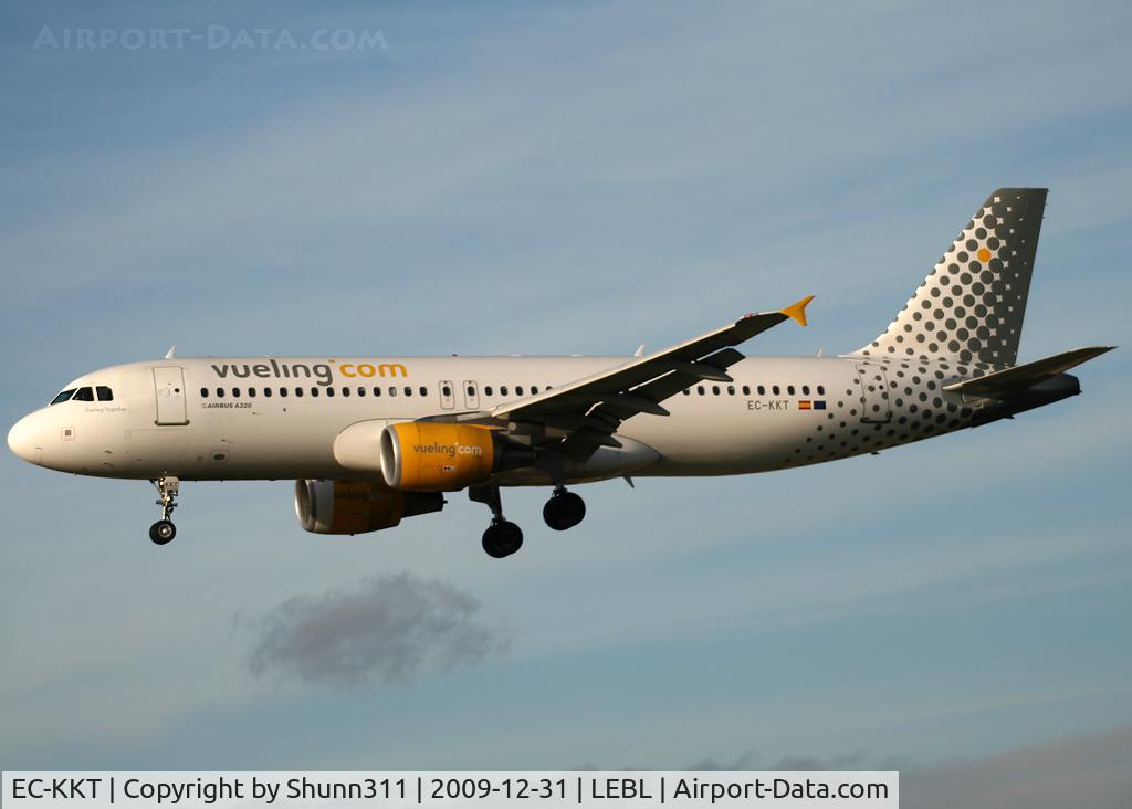 EC-KKT, 2007 Airbus A320-214 C/N 3293, Landing rwy 25R
