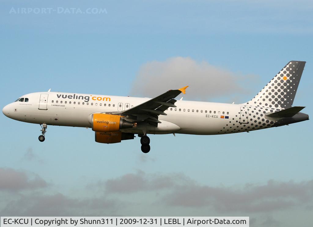 EC-KCU, 2007 Airbus A320-216 C/N 3109, Landing rwy 25R