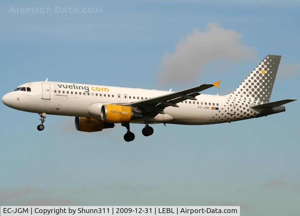 EC-JGM, 2005 Airbus A320-214 C/N 2407, Landing rwy 25R