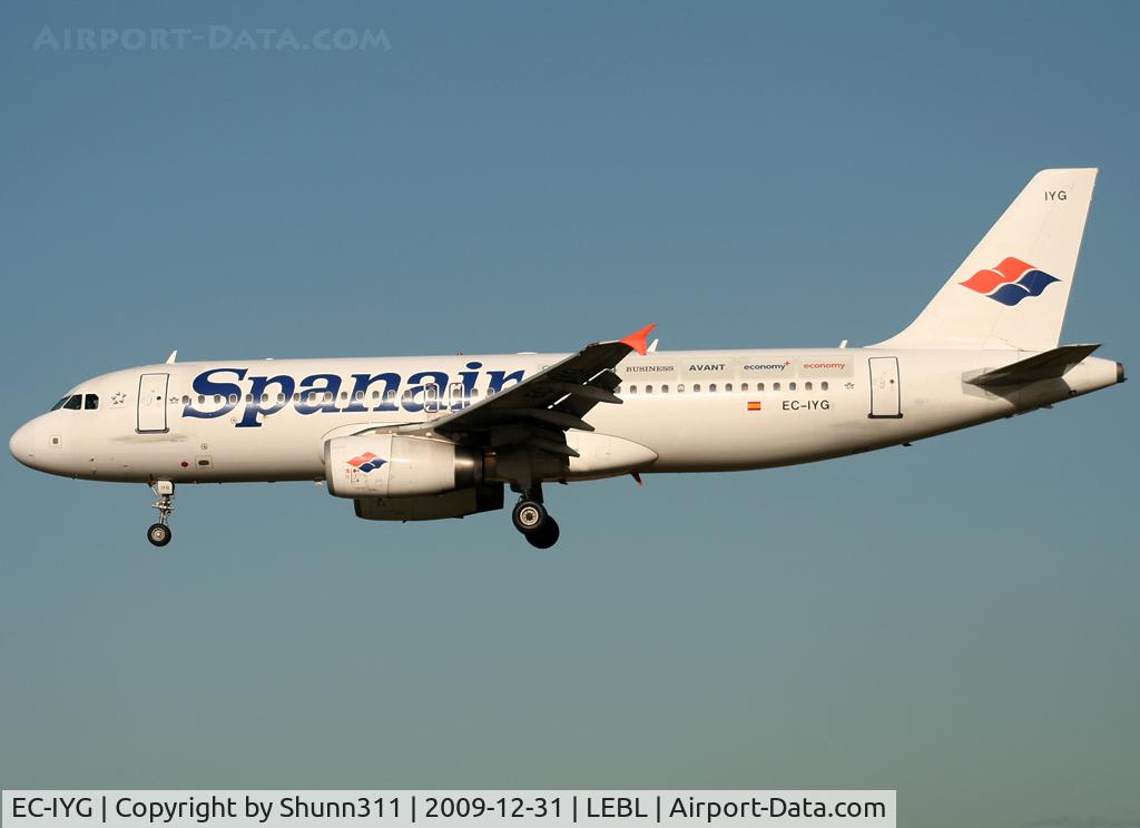 EC-IYG, 2004 Airbus A320-232 C/N 2210, Landing rwy 25R with special titles...