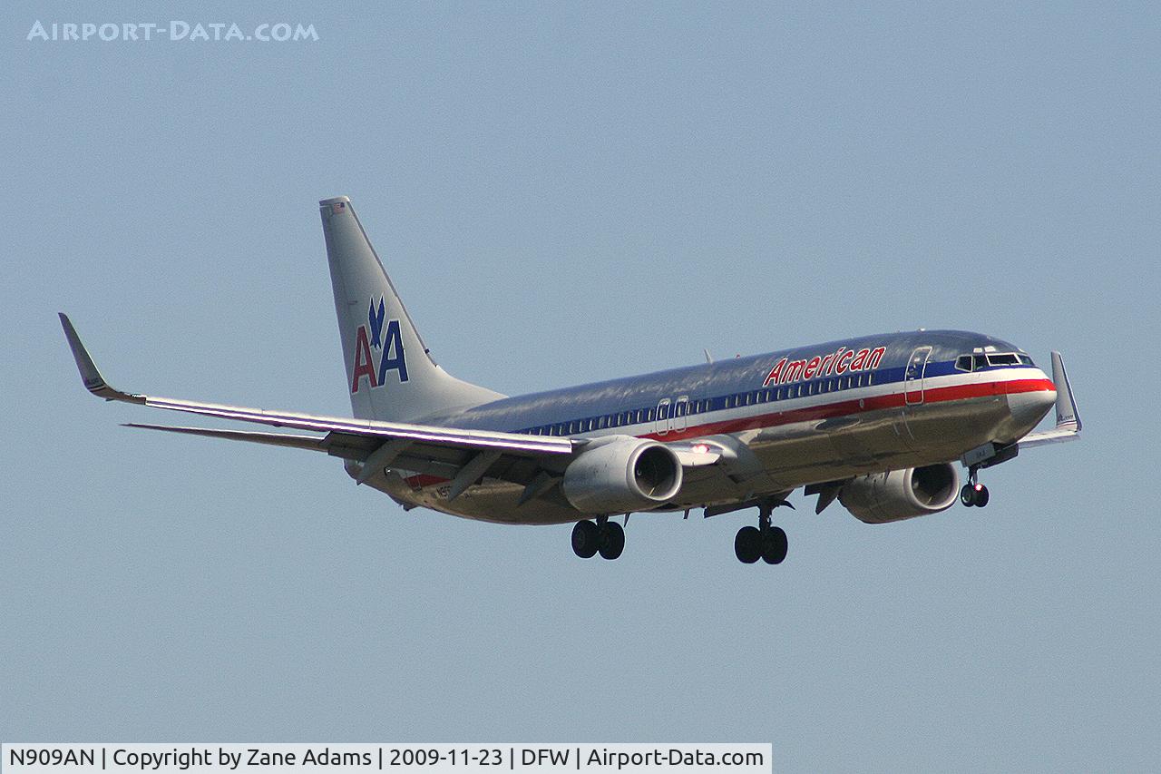 N909AN, 1999 Boeing 737-823 C/N 29511, American Airlines at DFW