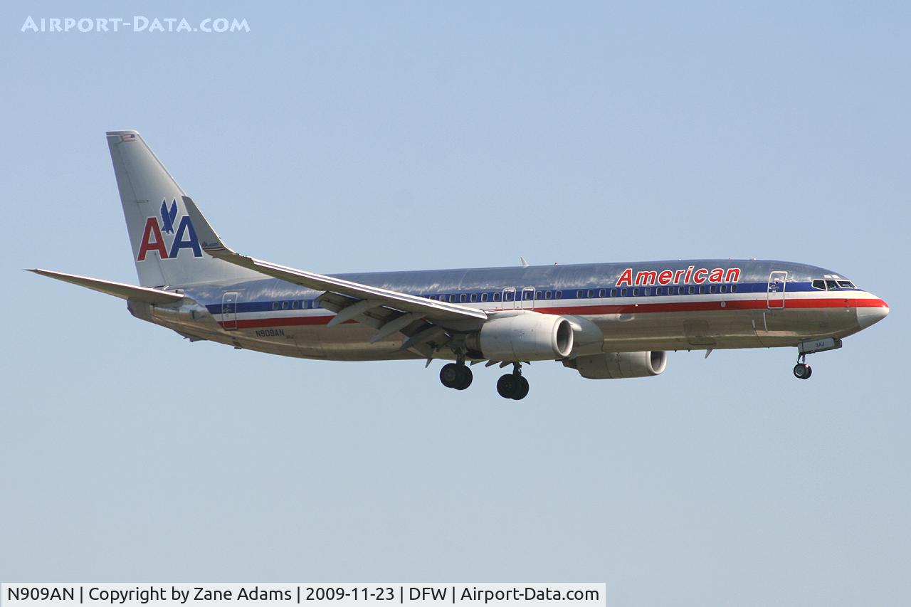 N909AN, 1999 Boeing 737-823 C/N 29511, American Airlines at DFW