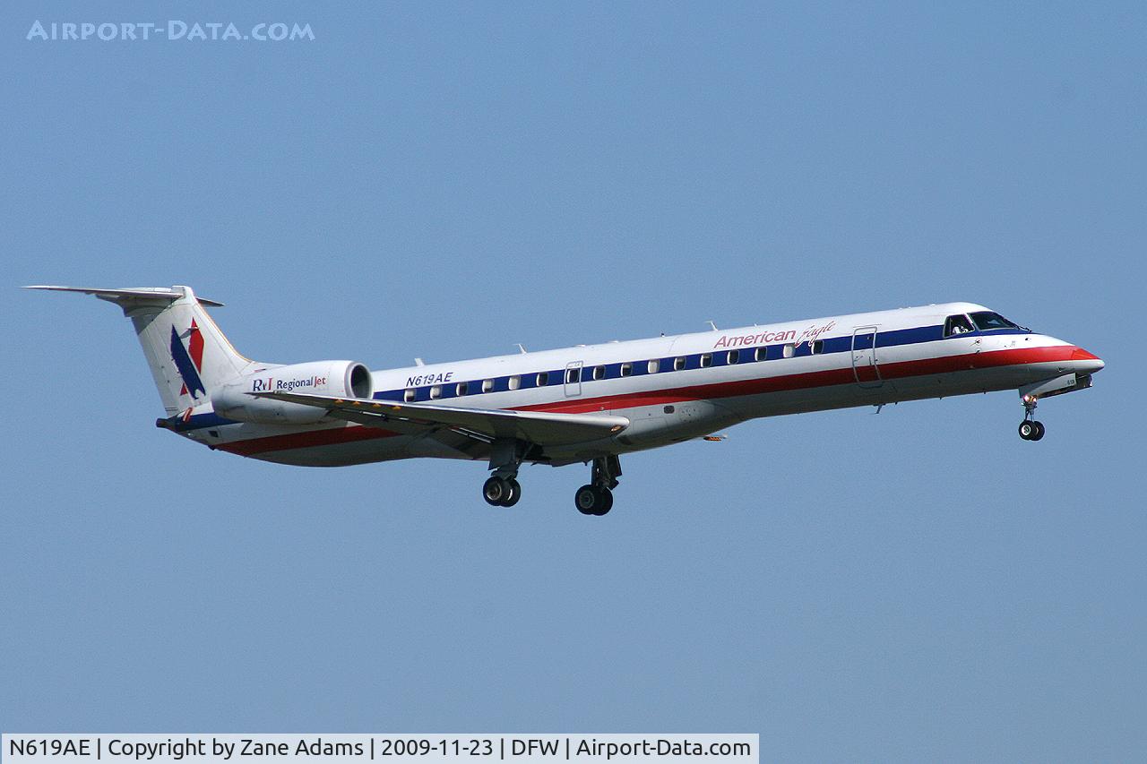 N619AE, 1998 Embraer ERJ-145LR (EMB-145LR) C/N 145101, American Eagle at DFW