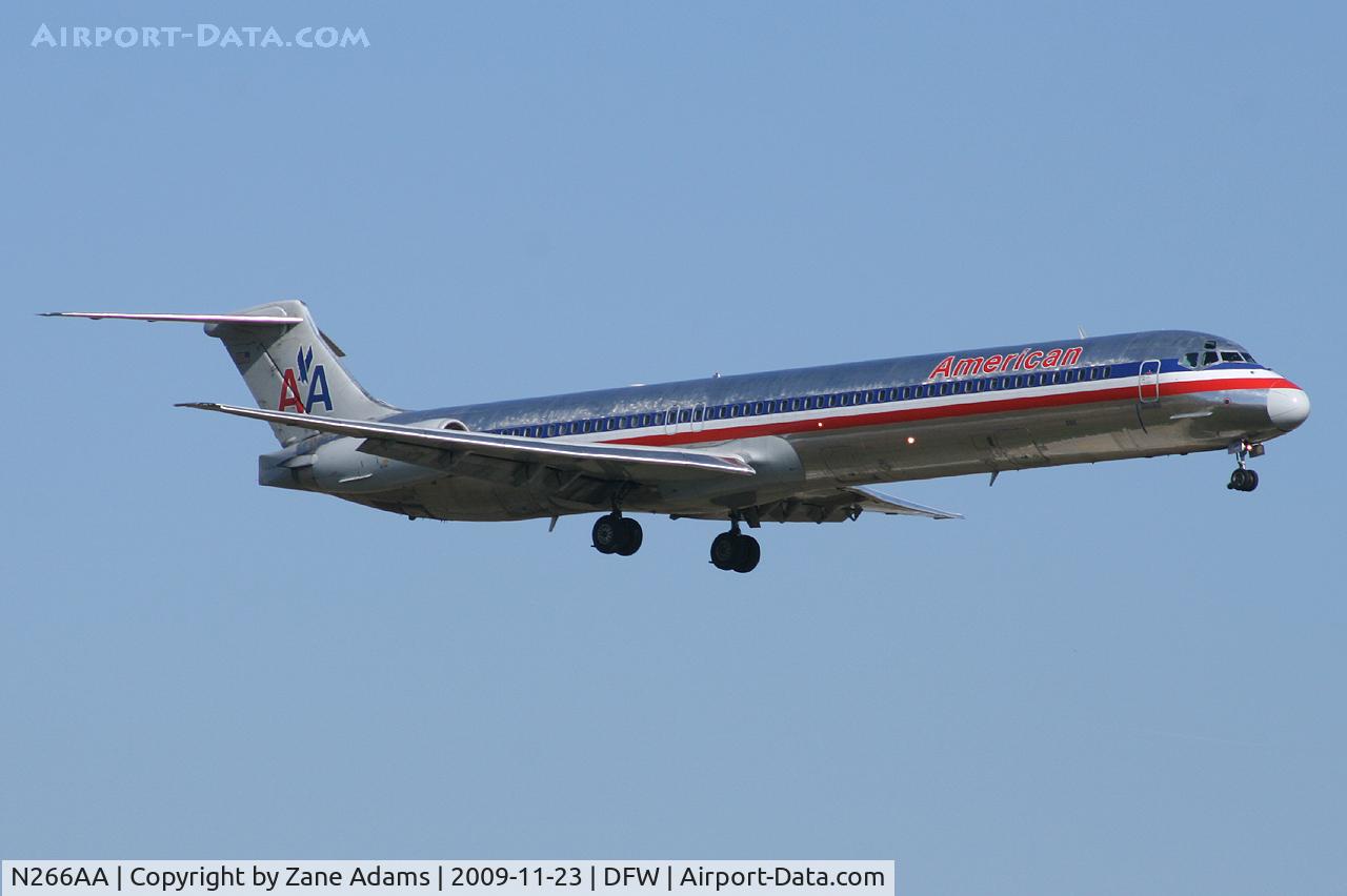 N266AA, 1985 McDonnell Douglas MD-82 (DC-9-82) C/N 49291, American Airlines at DFW