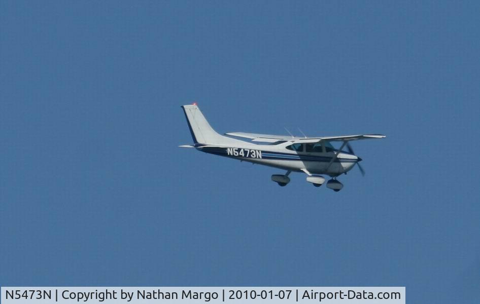 N5473N, 1980 Cessna 182R Skylane C/N 18267743, Caught flying over Ocean Beach Pier, San Diego, CA