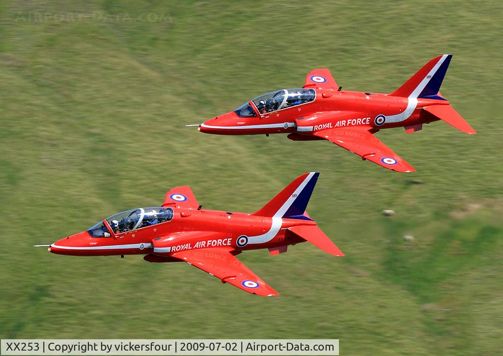 XX253, 1978 Hawker Siddeley Hawk T.1A C/N 089/312089, Royal Air Force 'Red Arrows' transitting the M6 Pass, Cumbria.