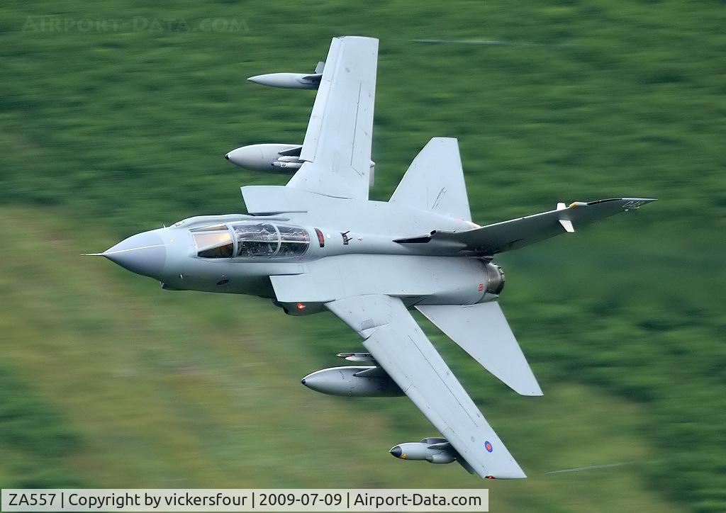 ZA557, 1981 Panavia Tornado GR.4 C/N 077/BS021/3041, Royal Air Force. Operated by the Marham Wing, coded '048'. Taken in the M6 Pass, Cumbria.