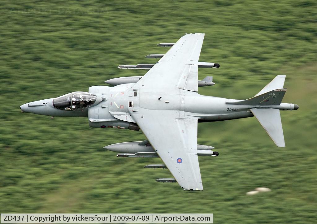 ZD437, British Aerospace Harrier GR.7 C/N P49, Royal Air Force. Operated by 41 (R) Squadron, coded '49'. Taken in the M6 Pass, Cumbria.
