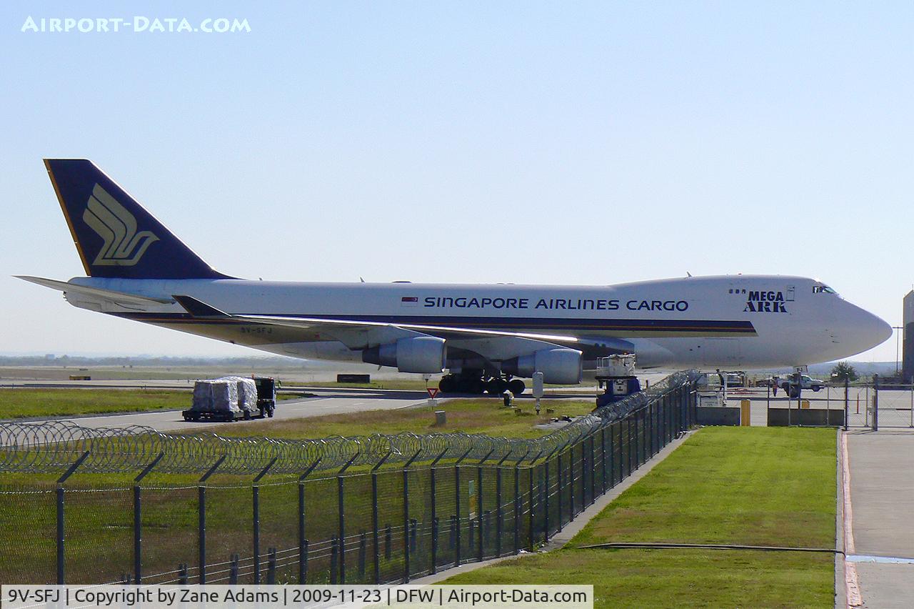 9V-SFJ, 2001 Boeing 747-412F/SCD C/N 26559, Singapore Airlines Cargo