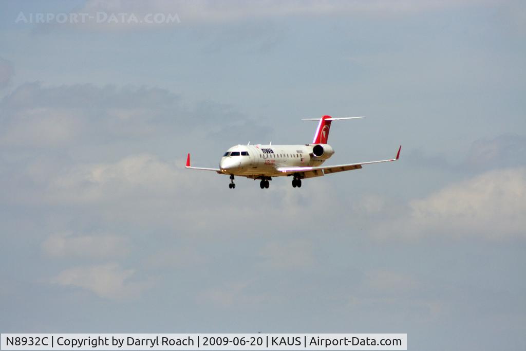 N8932C, 2004 Bombardier CRJ-200 (CL-600-2B19) C/N 7932, NWAX on final 17L.