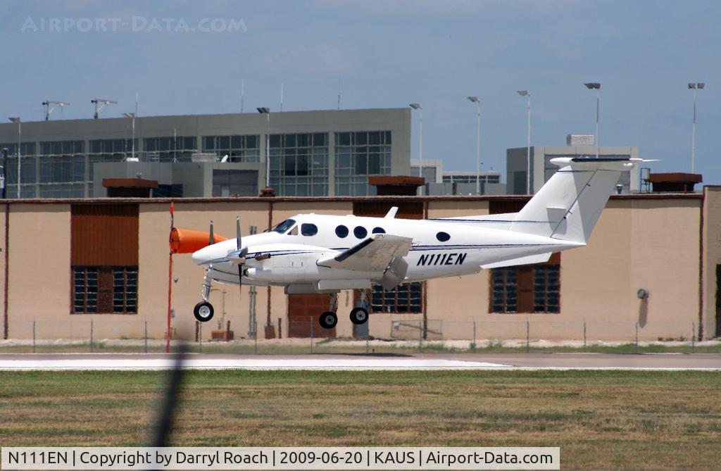 N111EN, Beech F90 King Air C/N LA-230, F90 touches down 17L.