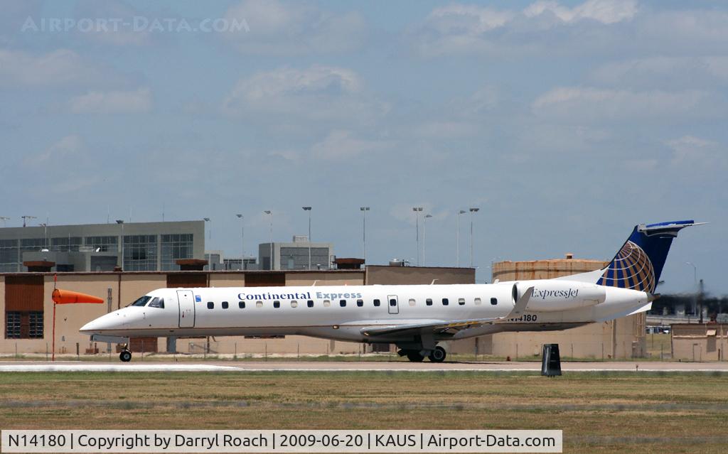 N14180, 2005 Embraer ERJ-145XR (EMB-145XR) C/N 14500900, BTA/COAX rolls on 17L.