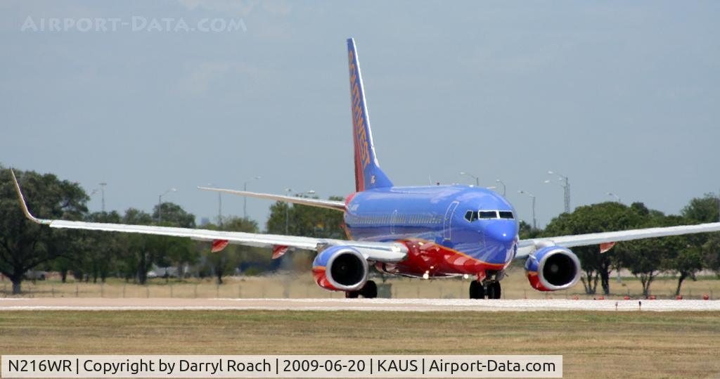 N216WR, 2005 Boeing 737-7H4 C/N 32488, SWA taxis into position 17L.