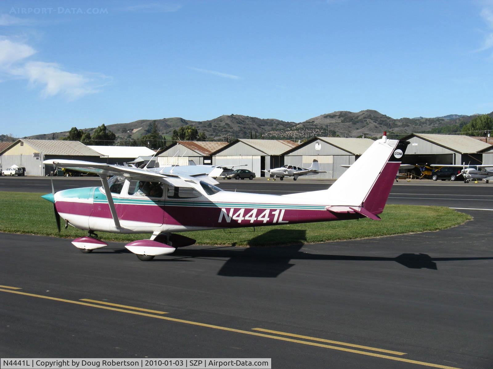 N4441L, 1966 Cessna 172G C/N 17254534, 1966 Cessna 172G, Continental O-300 145 Hp, taxi