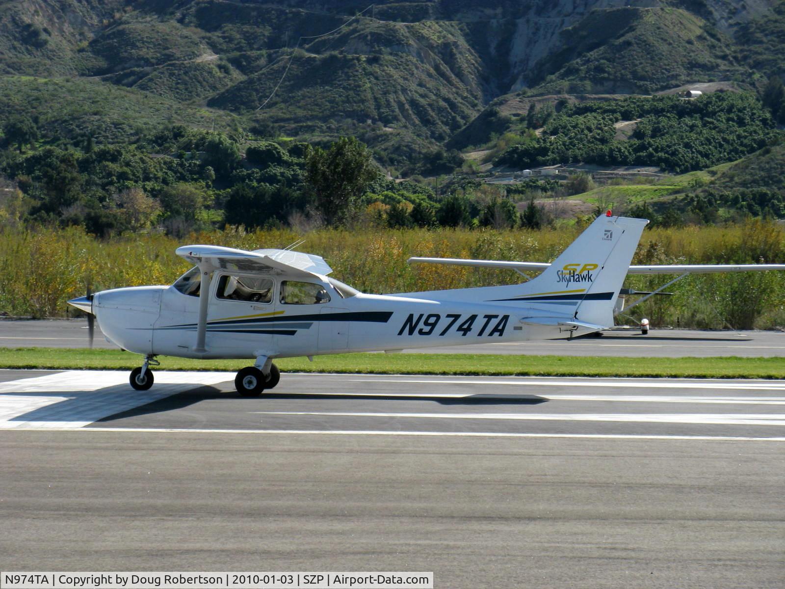 N974TA, 2002 Cessna 172S C/N 172S9074, 2002 Cessna 172S SKYHAWK SP, Lycoming IO-360-L2A 180 Hp, takeoff roll Rwy 04