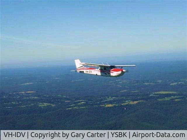 VH-IDV, 1980 Cessna 172RG Cutlass RG C/N 172RG0162, In Flight