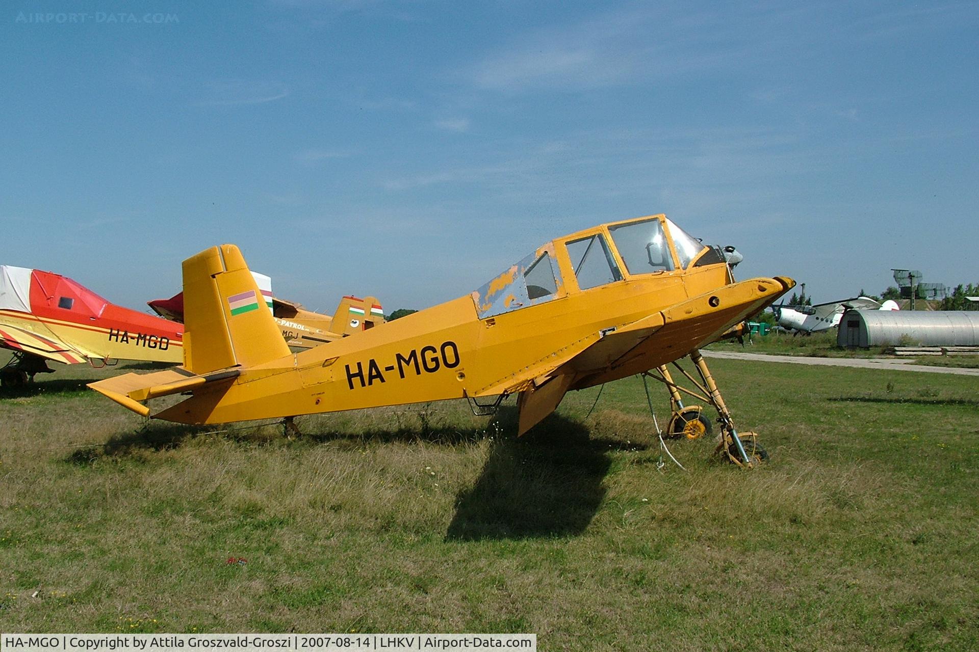 HA-MGO, 1970 Let Z-37A-2 Cmelak Parka C/N 10-12, Hungary-Kaposújlak airport.