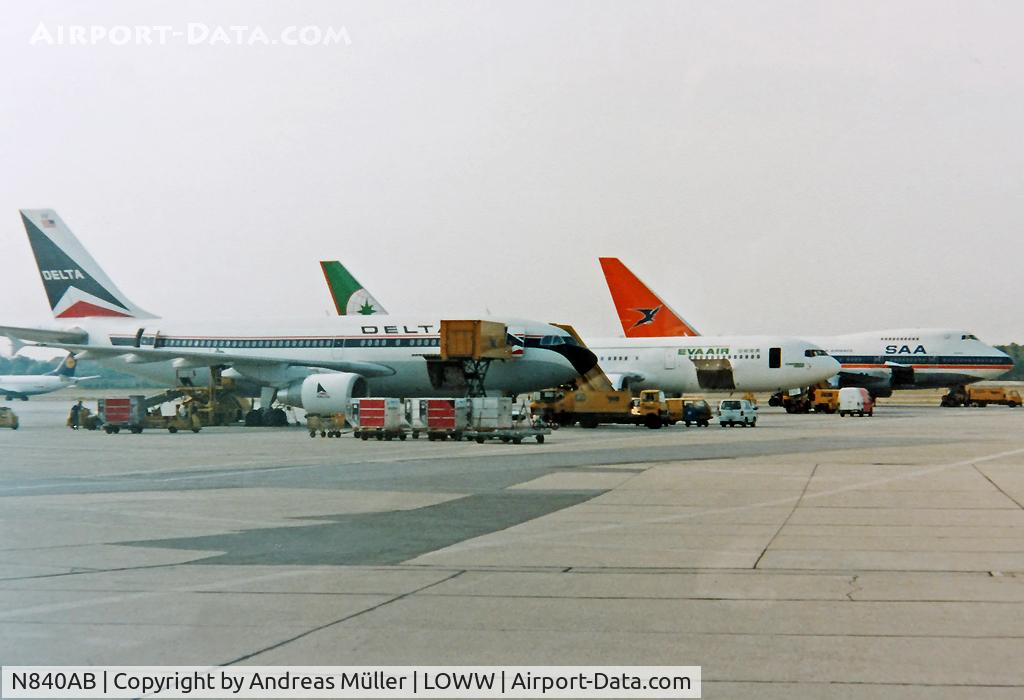 N840AB, 1993 Airbus A310-324 C/N 682, VIE 1992.