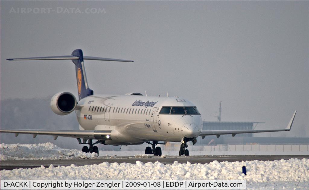 D-ACKK, 2006 Bombardier CRJ-900LR (CL-600-2D24) C/N 15094, LH 1116 from MUC on the way to parking position
