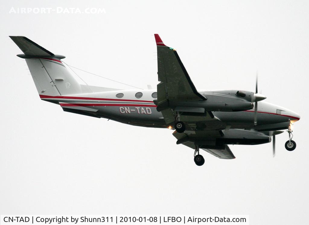 CN-TAD, 2009 Hawker Beechcraft 350 King Air (B300) C/N FL-638, Landing rwy 32L