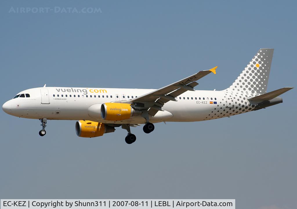 EC-KEZ, 2007 Airbus A320-214 C/N 3152, Landing rwy 25R