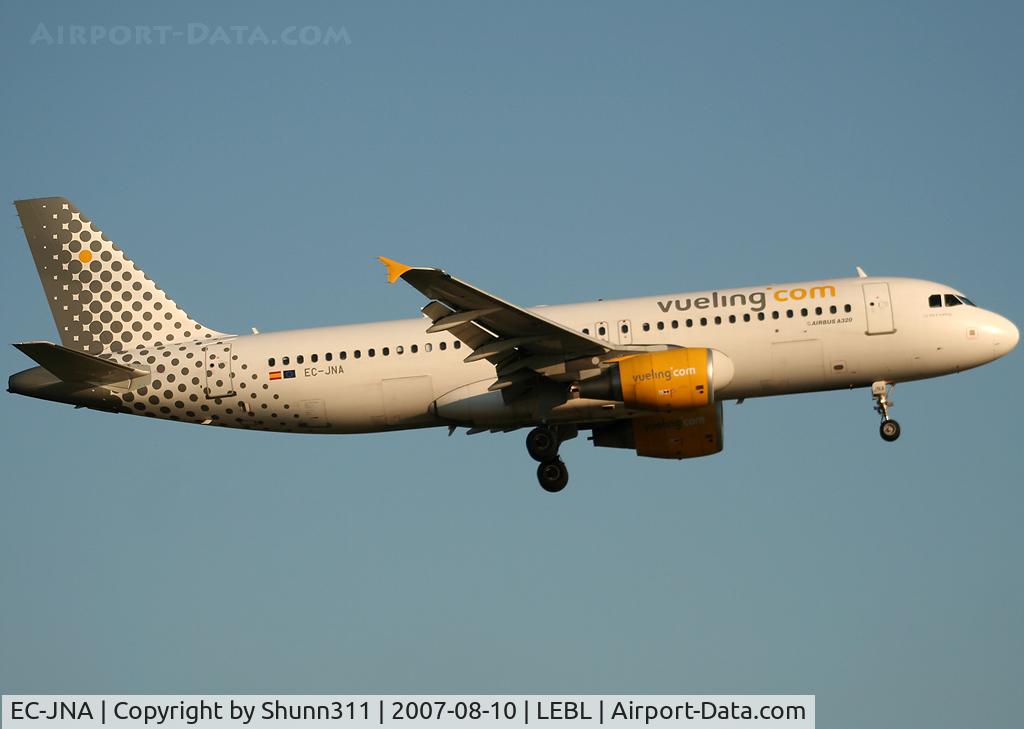 EC-JNA, 2005 Airbus A320-214 C/N 2596, Landing rwy 25R