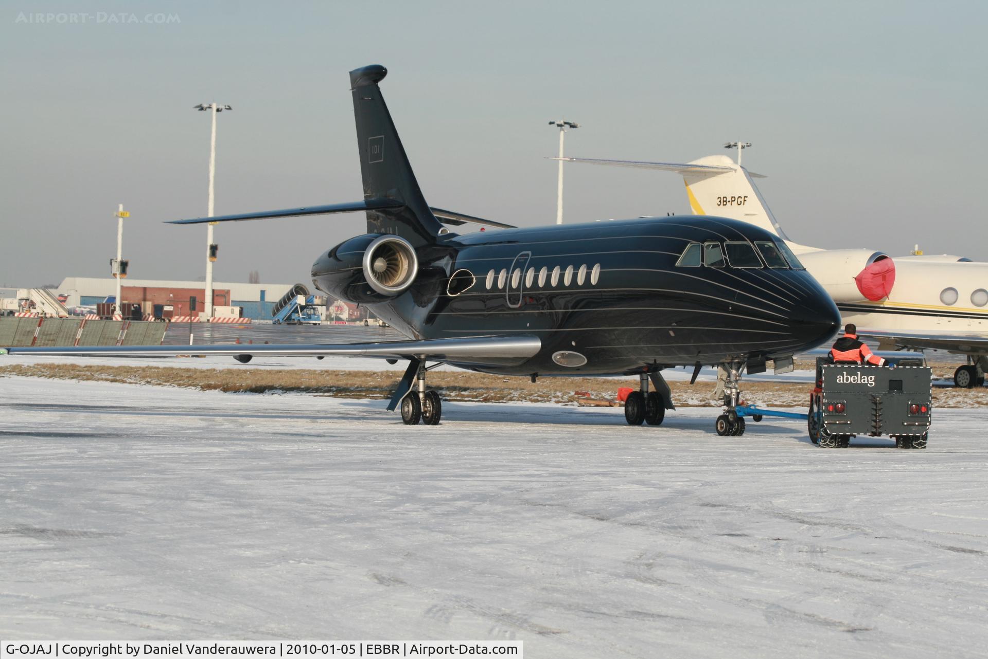 G-OJAJ, 2007 Dassault Falcon 2000EX C/N 132, manoeuvring on G.A. apron