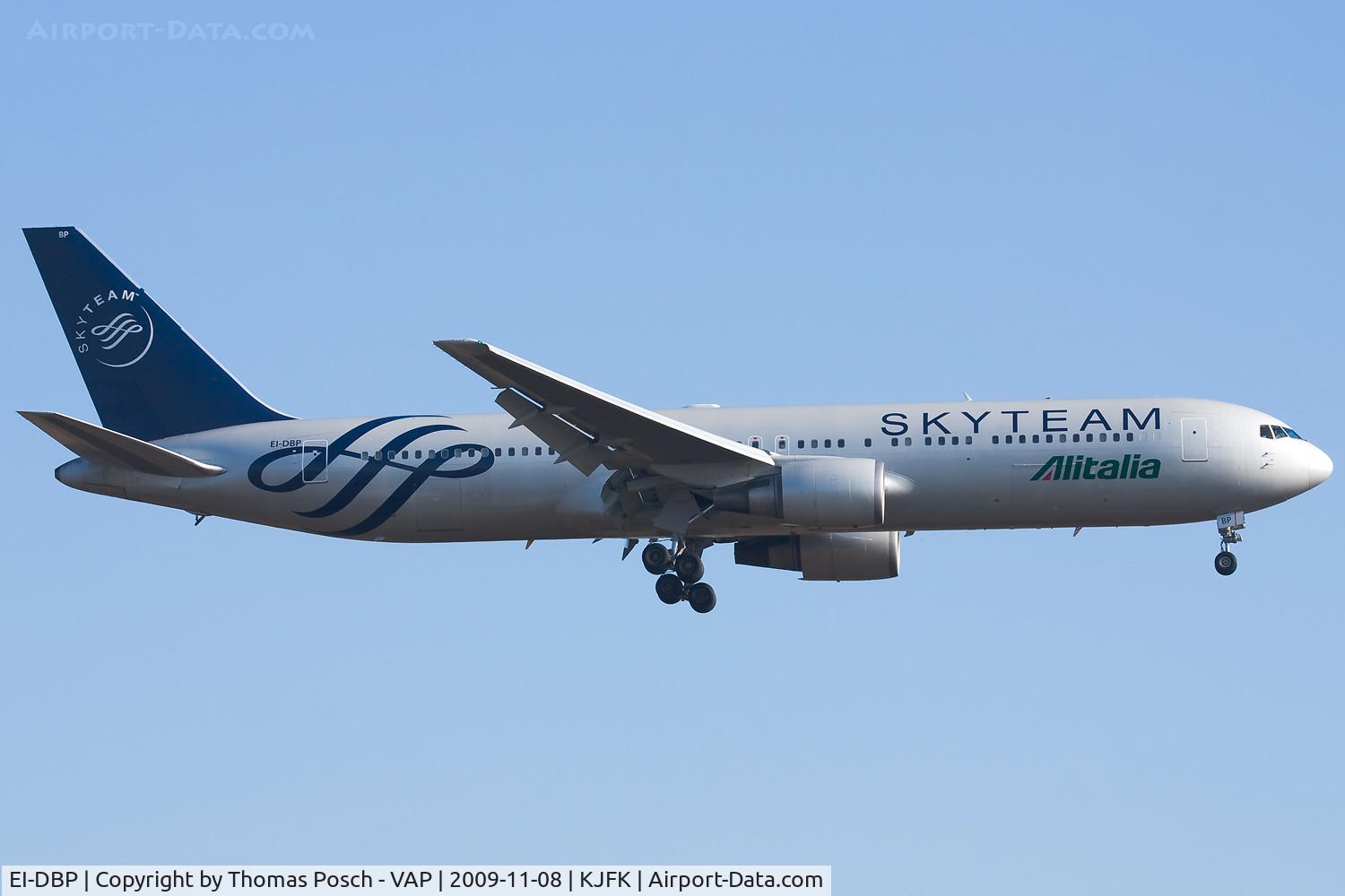 EI-DBP, 1992 Boeing 767-35H/ER C/N 26389, Alitalia