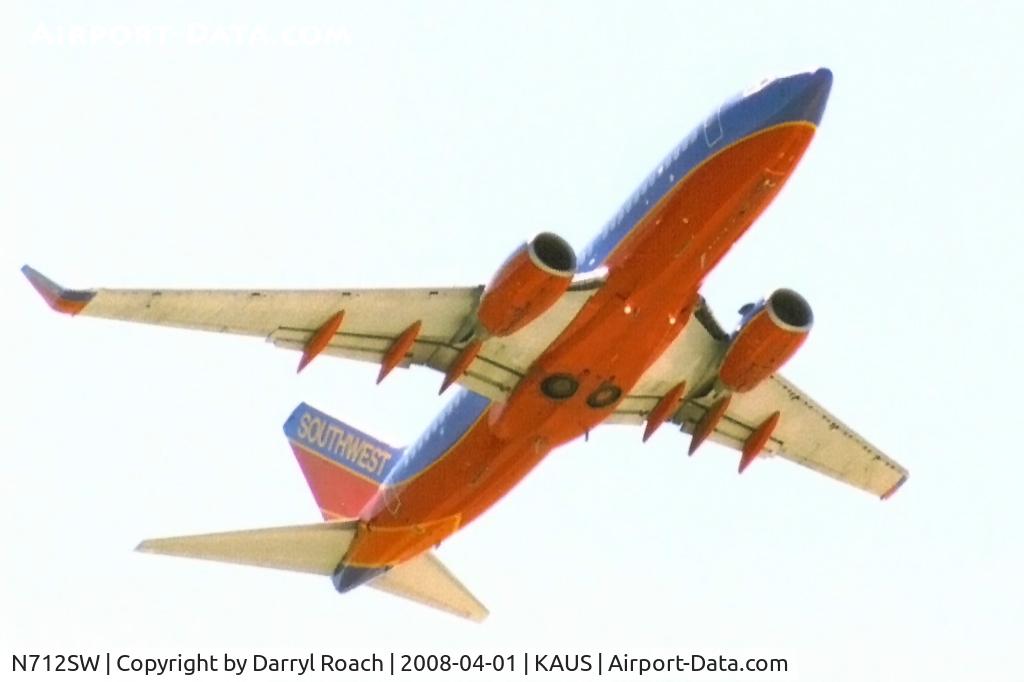 N712SW, 1998 Boeing 737-7H4 C/N 27846, SWA departs 35R.
