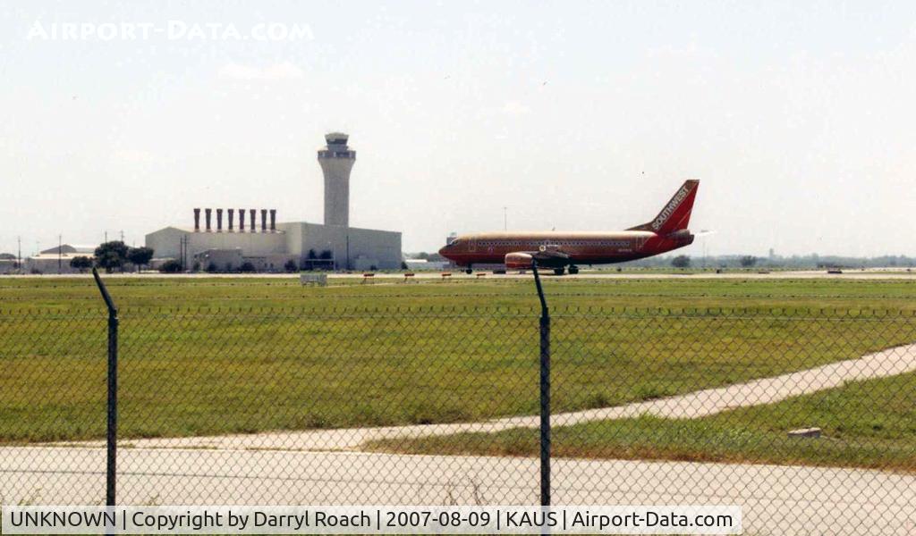 UNKNOWN, Boeing 737 C/N Unknown, SWA 73 departs 17L in old colors, still a common site in '07.