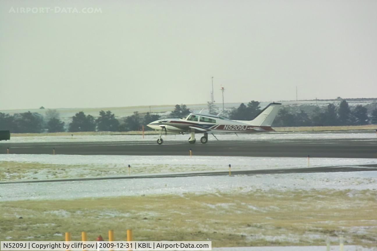 N5209J, 1977 Cessna 310R C/N 310R1000, Cessna 310