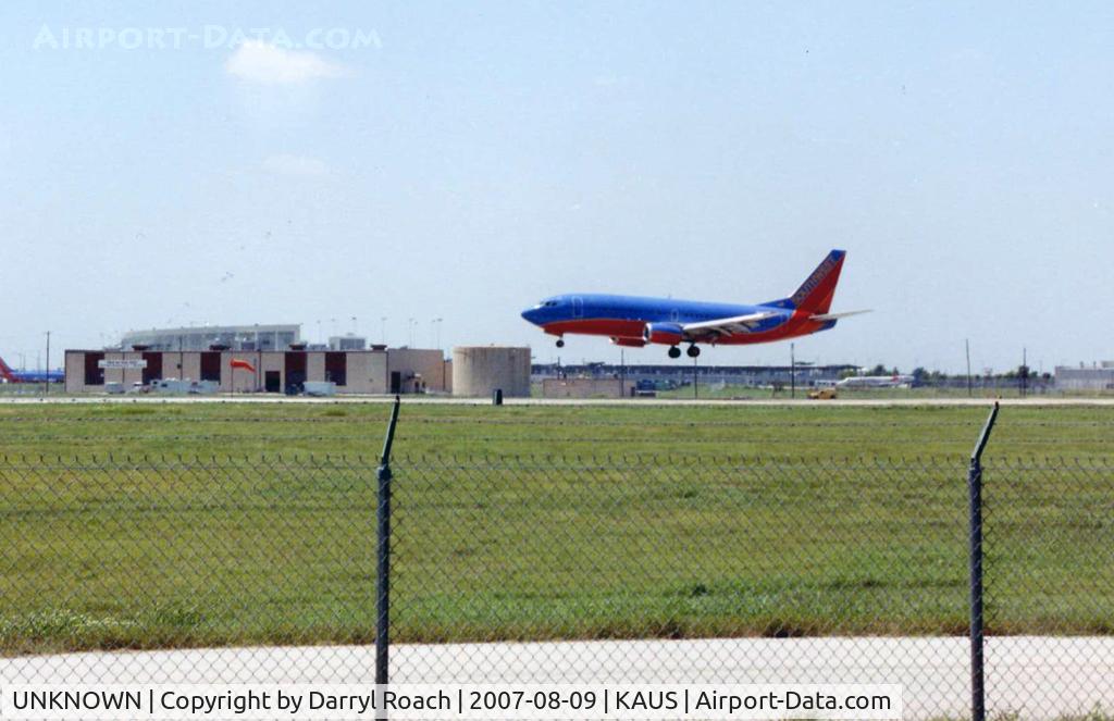 UNKNOWN, Boeing 737 C/N Unknown, SWA B737 before WL floats down to 17L.
