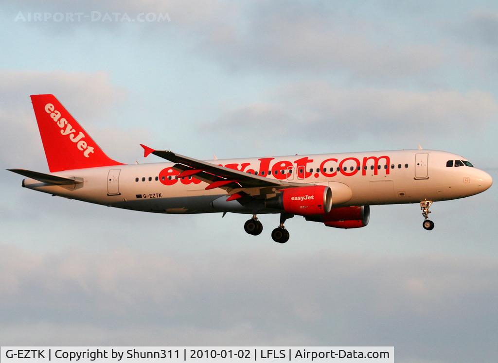 G-EZTK, 2009 Airbus A320-214 C/N 3991, Landing rwy 09